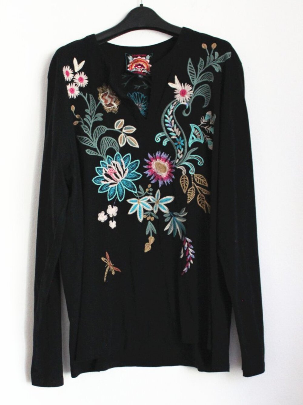 NEW JOHNNY WAS Split Jersey Tee, Embroidery Cotton Top, Size XXL